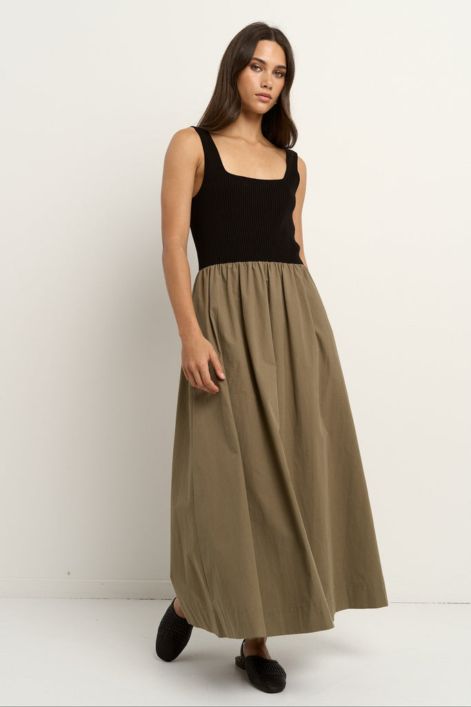 Obsidian Black and Khaki Square Neck Con