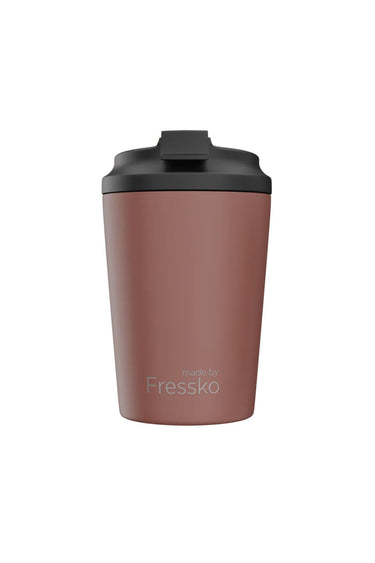Brown tumbler with black lid on a white background, branded 'Fressko'.