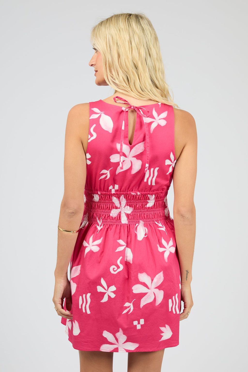 Miessial Women's Tied Waist Floral Mini Dress - Sleeveless, Flowy Chiffon, Nude Pink, Size 8-10