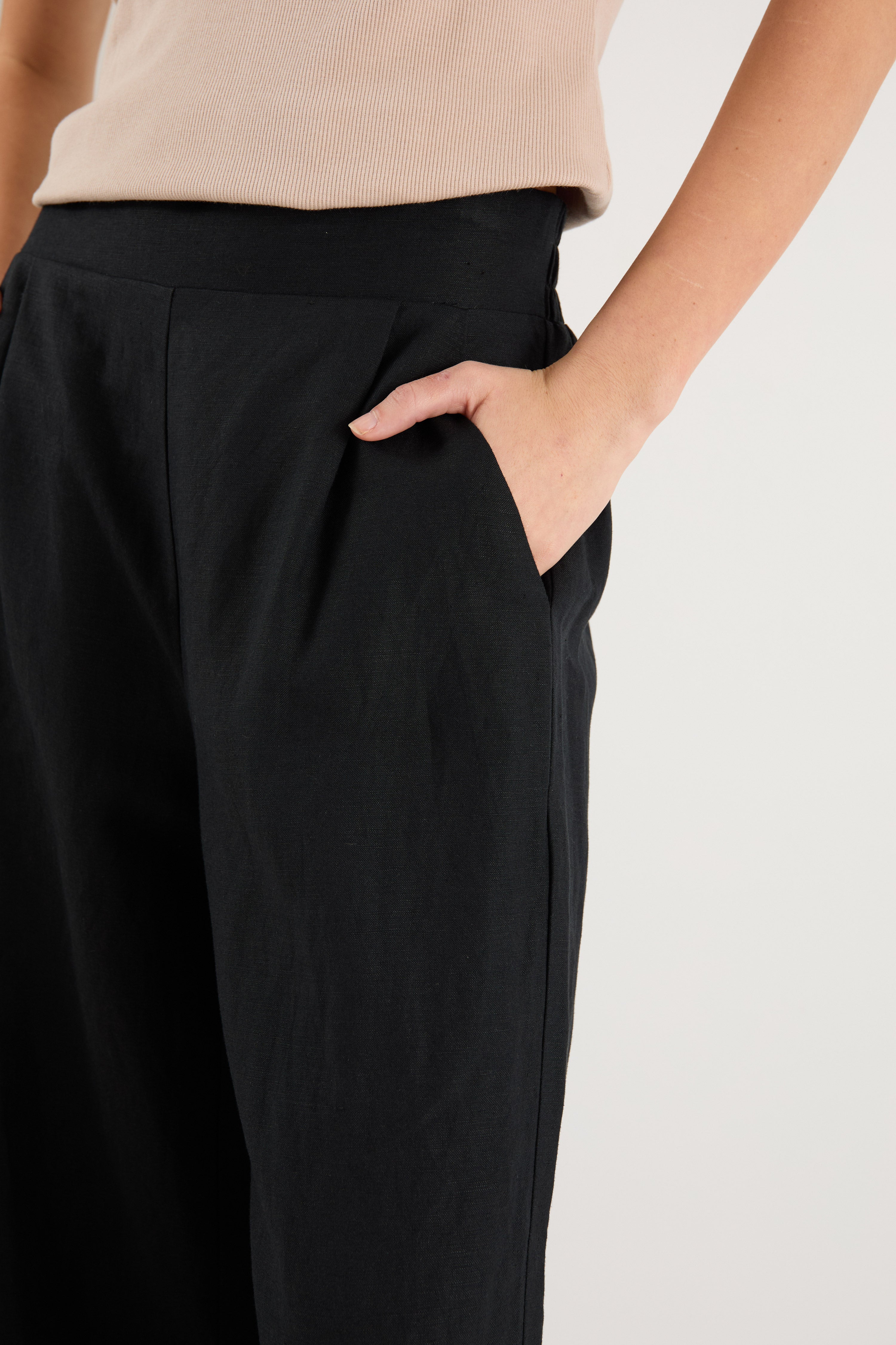 Shop Guardian Black Linen Viscose Elastic Back Pants | Flo & Frankie