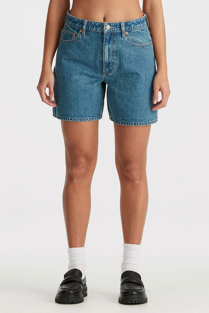 Shop Indigo Pool Denim Mid Relaxed Short | Flo & Frankie
