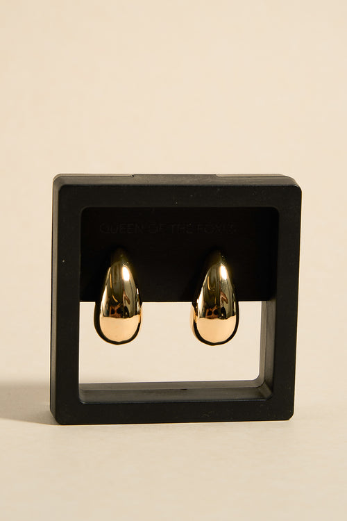 gold earrings