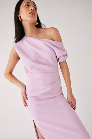 model wears a off the shoulder lilac midi dress