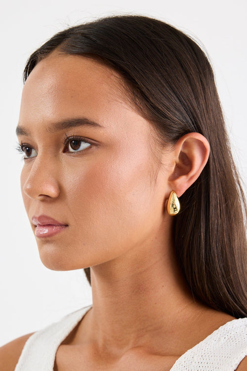 teardrop gold stud earring